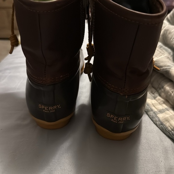 Sperry’s Duck Boots. Size 8. - Picture 3 of 4